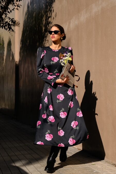 Zeta midi dress (Black/roses)