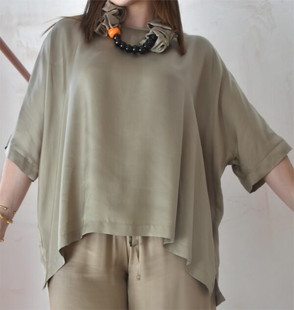 Satin square back blouse (pouro)/Athina klo μπλούζα - Image 2