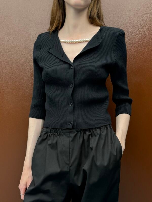 Knitted top with decorative pearl necklace/Milkwhite μπλούζα